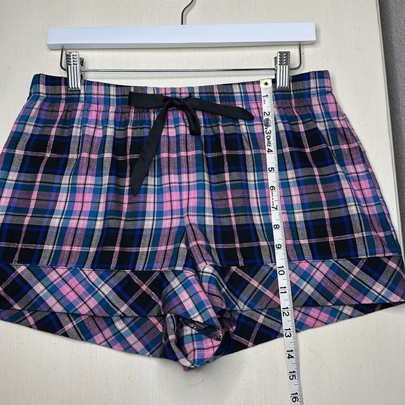 NWT Victoria's Secret Flannel Button Down Shirt and Shorts Pajama Set Size M - Picture 16 of 16